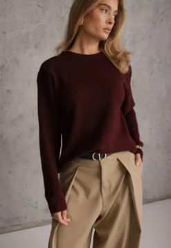 Bordowy Sweter Oversize z Bawełną i Wełną Typu Basic Oseani