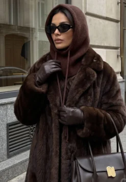 Brązowa Balaclava Zimowa z Wiązaniem pod Szyją Hites