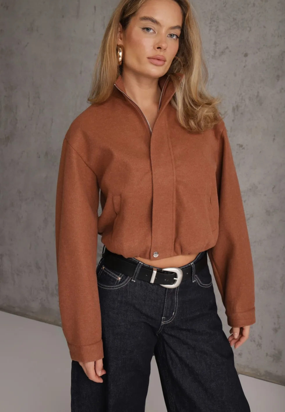 Brązowa Kurtka Przejściowa Bomber Jacket ze Stójką z Wełną i Bawełną Bioneza
