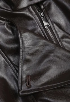 Brązowa Kurtka Przejściowa Bomber Jacket z Imitacji Skóry z Połyskiem z Wysoką Stójką Blazara