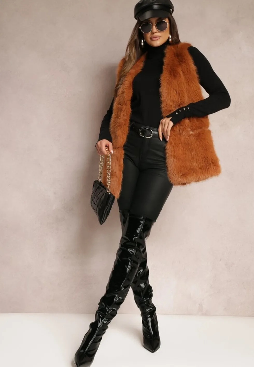 Brązowa Puchata Kamizelka ze Sztucznego Futerka Ozdobiona Imitacją Skóry Tekllesa