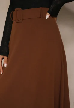 Brązowa Rozkloszowana Spódnica Maxi z Paskiem i Klamrą Adlirca