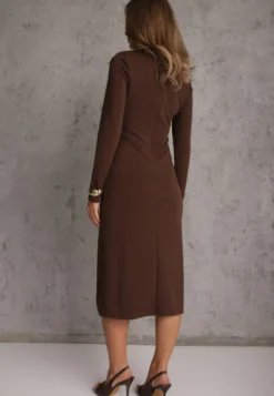 Brązowa Sukienka Bodycon z Bawełną i Paskami z Klamrami z Boku Esenelia