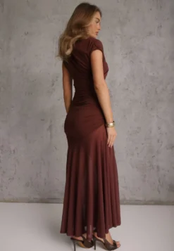 Brązowa Sukienka Elegancka z Drapowaniem i Siateczką z Dekoltem Łódką Phelerin