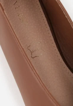 Brązowe Balerinki Vices z Wkładką ze Skóry Naturalnej w Klasycznym Stylu Nalivee