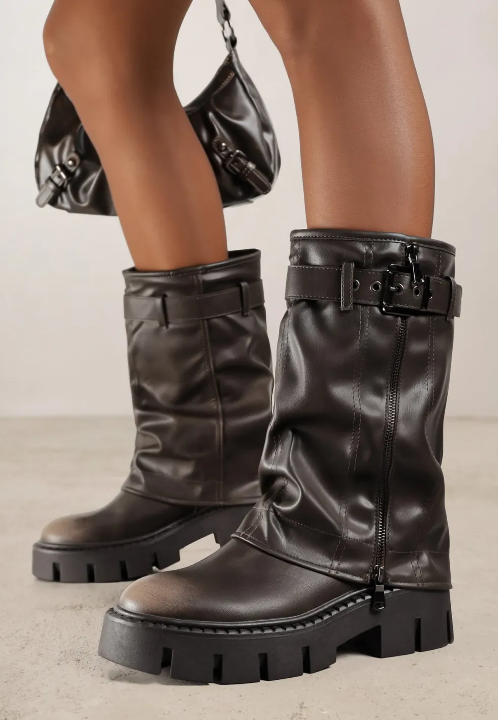 Brązowe Botki Biker Boots z Cholewką Imitującą Nogawkę z Klamerką Veresta