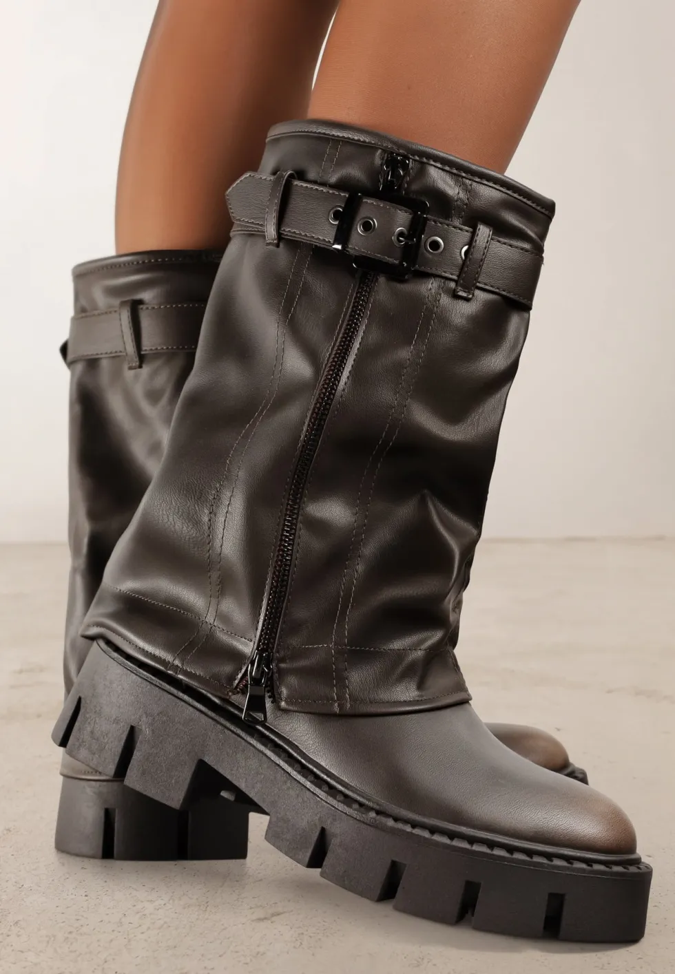 Brązowe Botki Biker Boots z Cholewką Imitującą Nogawkę z Klamerką Veresta