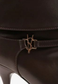 Brązowe Botki Eleganckie na Obcasie Szpilce z Metalowym Detalem Moelle