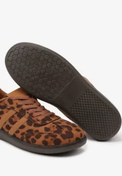 Brązowe Casualowe Sneakersy w Panterkę na Płaskiej Podeszwie Pemeriana