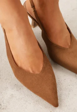 Brązowe Czółenka VICES Typu Slingback na Geometrycznej Szpilce Aziressa