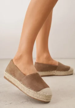 Brązowe Espadryle VICES w Klasycznym Stylu na Platformie z Plecionką Cherimare