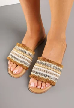 Brązowe Klapki Ozdobione Cyrkoniami i Frędzlami w Stylu Boho Ridivenna
