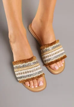 Brązowe Klapki Ozdobione Cyrkoniami i Frędzlami w Stylu Boho Ridivenna