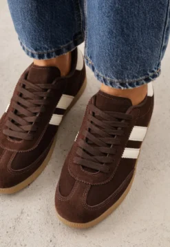 Brązowe Klasyczne Sneakersy Typu Tenisówki ze Skóry Naturalnej Azurra