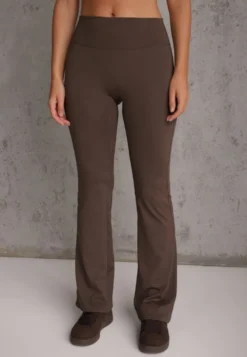 Brązowe Legginsy Flare High Waist Ozdobione z Tyłu Modelującym Marszczeniem Deinoreia