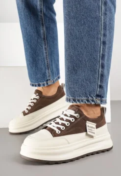 Brązowe Sneakersy na Tłoczonej Platformie Ozdobione Napisami Naliase