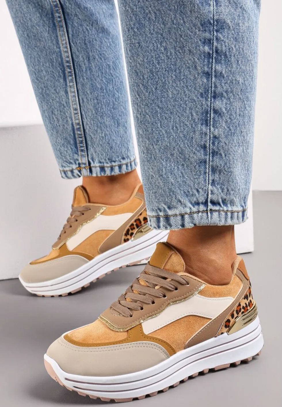 Brązowe Sneakersy na Wysokiej Podeszwie z Błyszczącymi Wstawkami Lovana