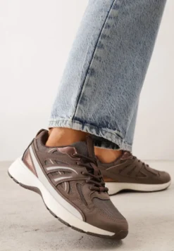 Brązowe Sneakersy Ozdobione Tłoczoną Cholewką Jutta