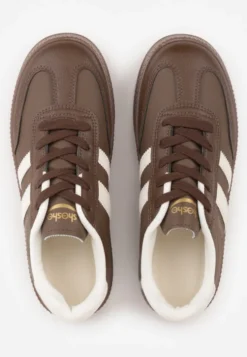 Brązowe Sneakersy Sportowe z Ozdobnymi Paskami i Przeszyciami Wenilan