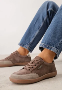 Brązowe Sneakersy Typu Klasyczne Tenisówki z Szerokim Noskiem ze Skóry Naturalnej Usaliza