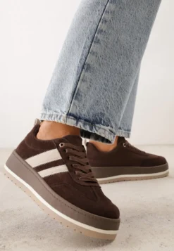 Brązowe Sneakersy Typu Kultowe Tenisówki o Fakturze Zamszu na Platformie Numissa