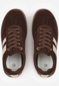 Brązowe Sneakersy Typu Kultowe Tenisówki o Fakturze Zamszu na Platformie Numissa