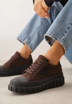 Brązowe Sneakersy Vices na Platformie z Ozdobą i Napisem Leawen