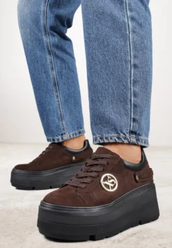 Brązowe Sneakersy Vices na Platformie Ozdobione Metaliczną Aplikacją Tatellia