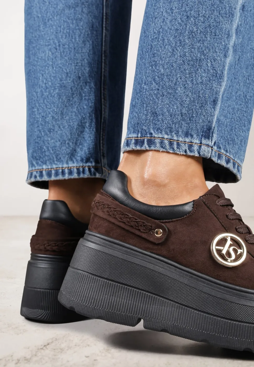 Brązowe Sneakersy Vices na Platformie Ozdobione Metaliczną Aplikacją Tatellia