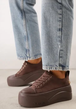 Brązowe Sneakersy VICES na Platformie z Metaliczną Aplikacją i Napisem Beli