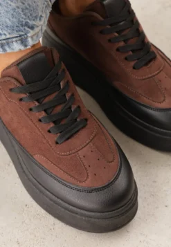 Brązowe Sneakersy VICES na Platformie z Ozdobnym Noskiem Attis