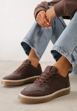 Brązowe Sneakersy VICES w Stylu Basic ze Wstawkami z Imitacji Nubuku Akila