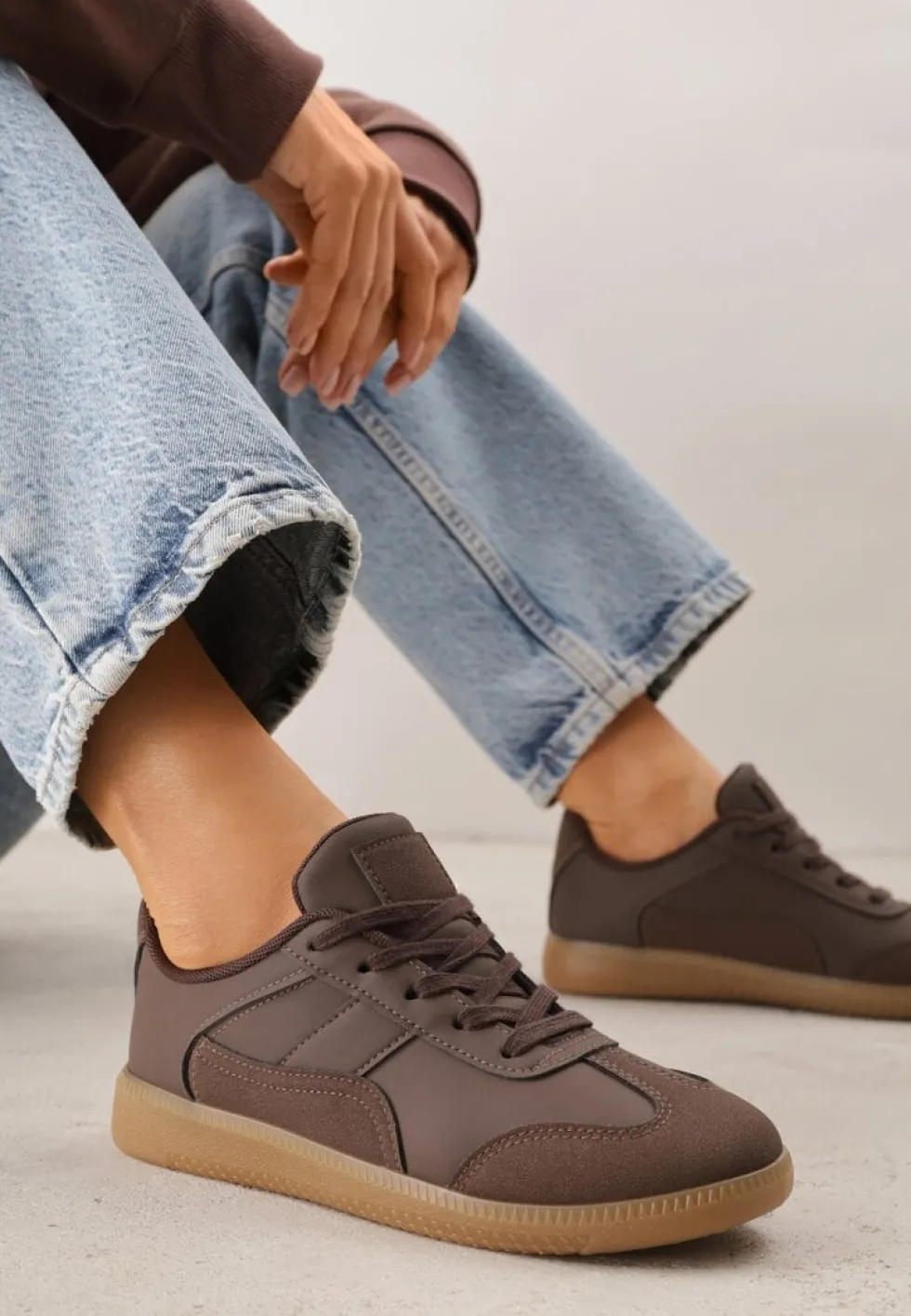 Brązowe Sneakersy VICES w Stylu Kultowych Tenisówek z Łączonych Materiałów Azivina