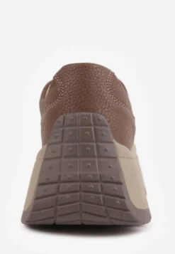 Brązowe Sneakersy ze Skóry Naturalnej na Platformie Zdobione Metalowym Zapięciem Jeannine
