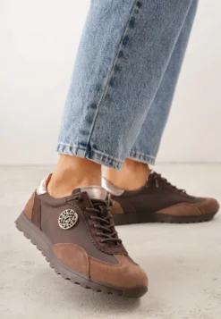 Brązowe Sneakersy ze Skóry Naturalnej Ozdobione Metaliczną Aplikacją Tidina