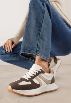 Brązowe Sneakersy z Geometrycznym Wzorem Velwettia