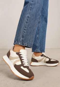 Brązowe Sneakersy z Geometrycznym Wzorem Velwettia