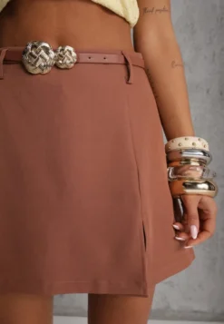 Brązowe Spódnico-Szorty High Waist Ozdobione Metaliczną Aplikacją i Paskiem Retness