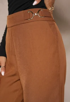 Brązowe Spodnie High Waist o Szerokim Fasonie z Paskiem i Złotym Metalicznym Detalem Eniarra