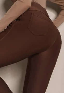 Brązowe Spodnie o Fasonie Skinny z Gumką w Pasie i Kieszeniami Rizeena