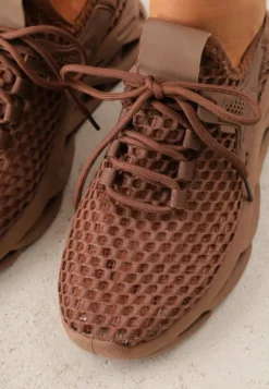 Brązowe Streetwearowe Sneakersy z Siateczki na Perforowanej Podeszwie Clythusa