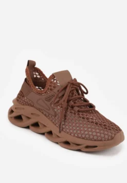 Brązowe Streetwearowe Sneakersy z Siateczki na Perforowanej Podeszwie Clythusa