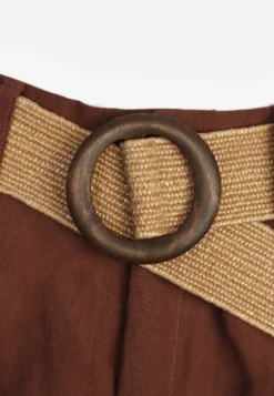 Brązowe Szorty Casual z Wiskozą High Waist Ozdobione Paskiem z Plecionki Kailee