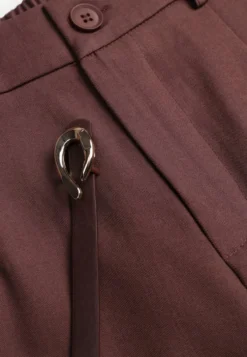 Brązowe Szorty High Waist w Eleganckim Stylu z Cienkim Paskiem ze Sprzączką Rissarie