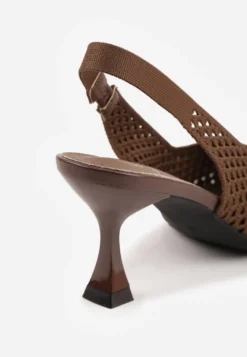 Brązowe Szpilki Slingback z Ażurowymi Zdobieniami na Cholewce Tespeila