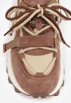 Brązowe Zamszowe Sneakersy Chunky na Platformie z Bieżnikiem ze Skórzaną Wkładką Favusa