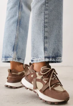 Brązowe Zamszowe Sneakersy Chunky na Platformie z Bieżnikiem ze Skórzaną Wkładką Favusa