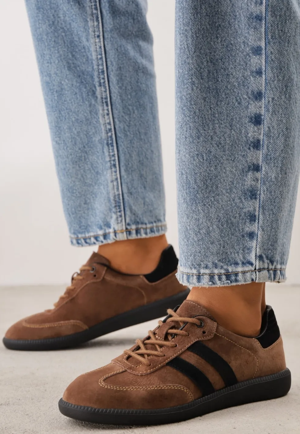 Brązowe Zamszowe Sneakersy w Stylu Klasycznych Tenisówek ze Skórzaną Wkładką Volma