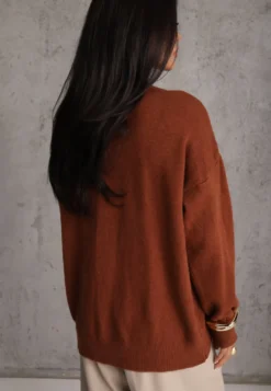 Brązowy Gładki Sweter z Bawełną o Kroju Oversize Conime