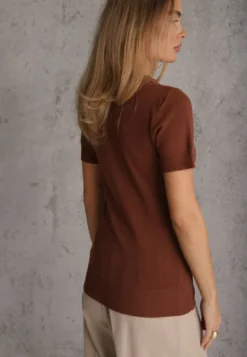Brązowy Sweter Bluzka na Krótki Rękaw z Wiskozą w Minimalistyczne Serca Celesa